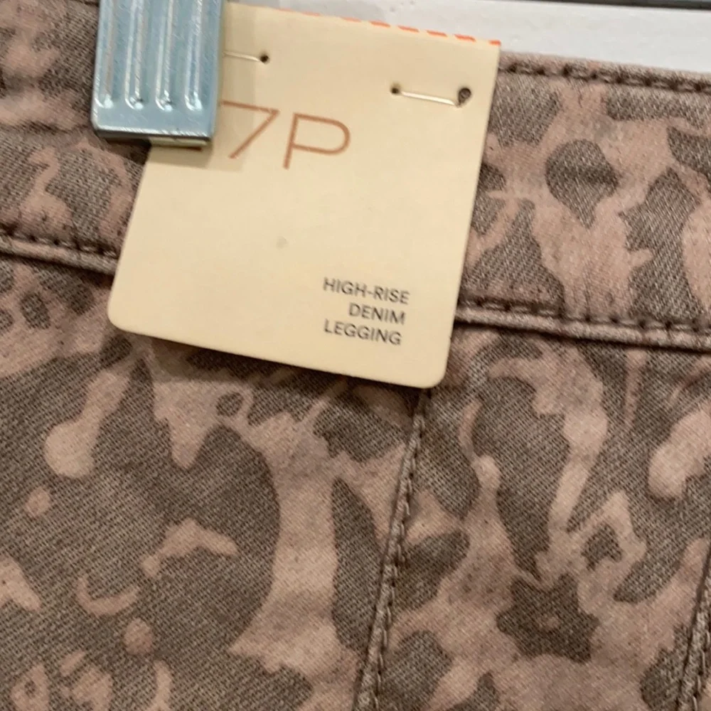 Final Sale 👀 No More Low Offers PILCRO FLOCKED HIGH-RISE LEGGINGS Size 27 Petite - Picture 9 of 14